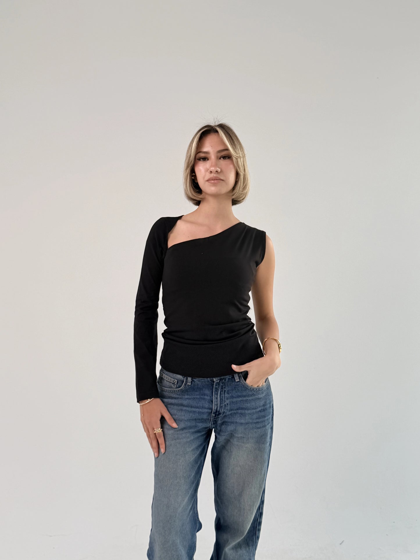 One-One-Top-Black