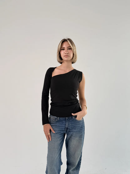One-One-Top-Black