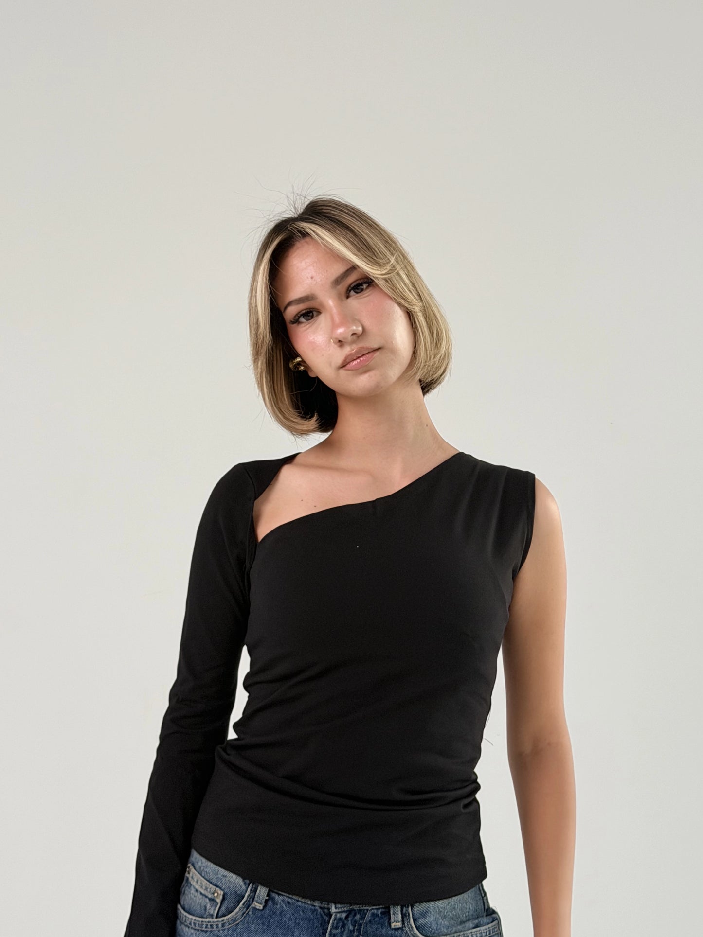 One-One-Top-Black