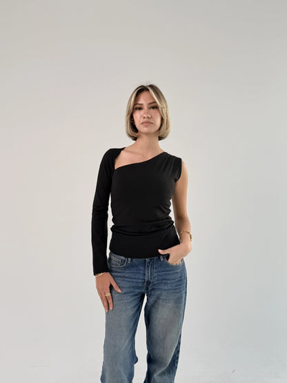 One-One-Top-Black